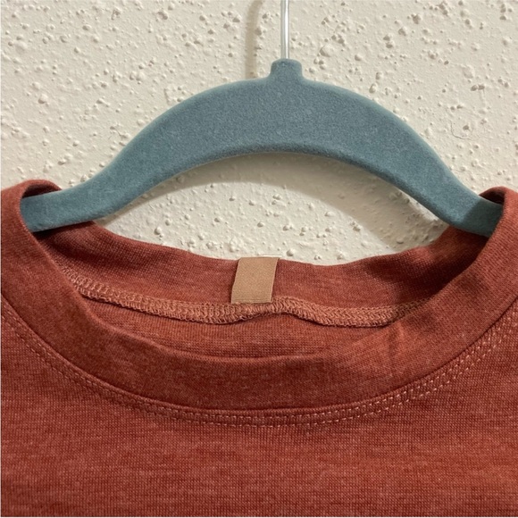 Lunya Restore Base Long Sleeve Crewneck Tee - Size Small NWT - Picture 8 of 9